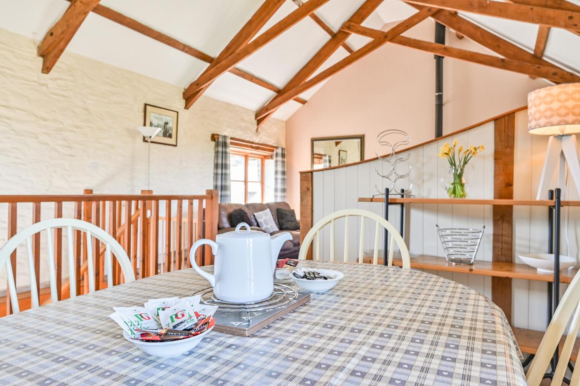 Polean Farm Cottages - With Free Animal Feeding And Pony Rides And Free Access To A Nearby Pool Looe Bilik gambar