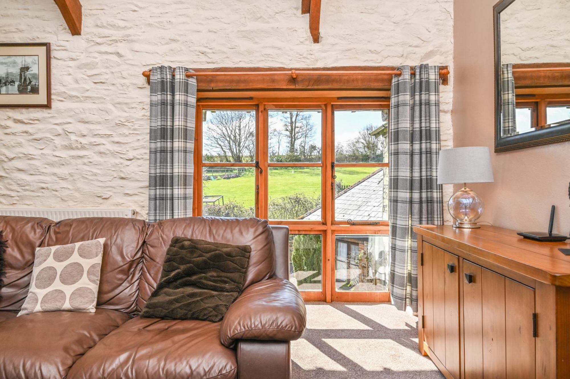 Polean Farm Cottages - With Free Animal Feeding And Pony Rides And Free Access To A Nearby Pool Looe Bilik gambar